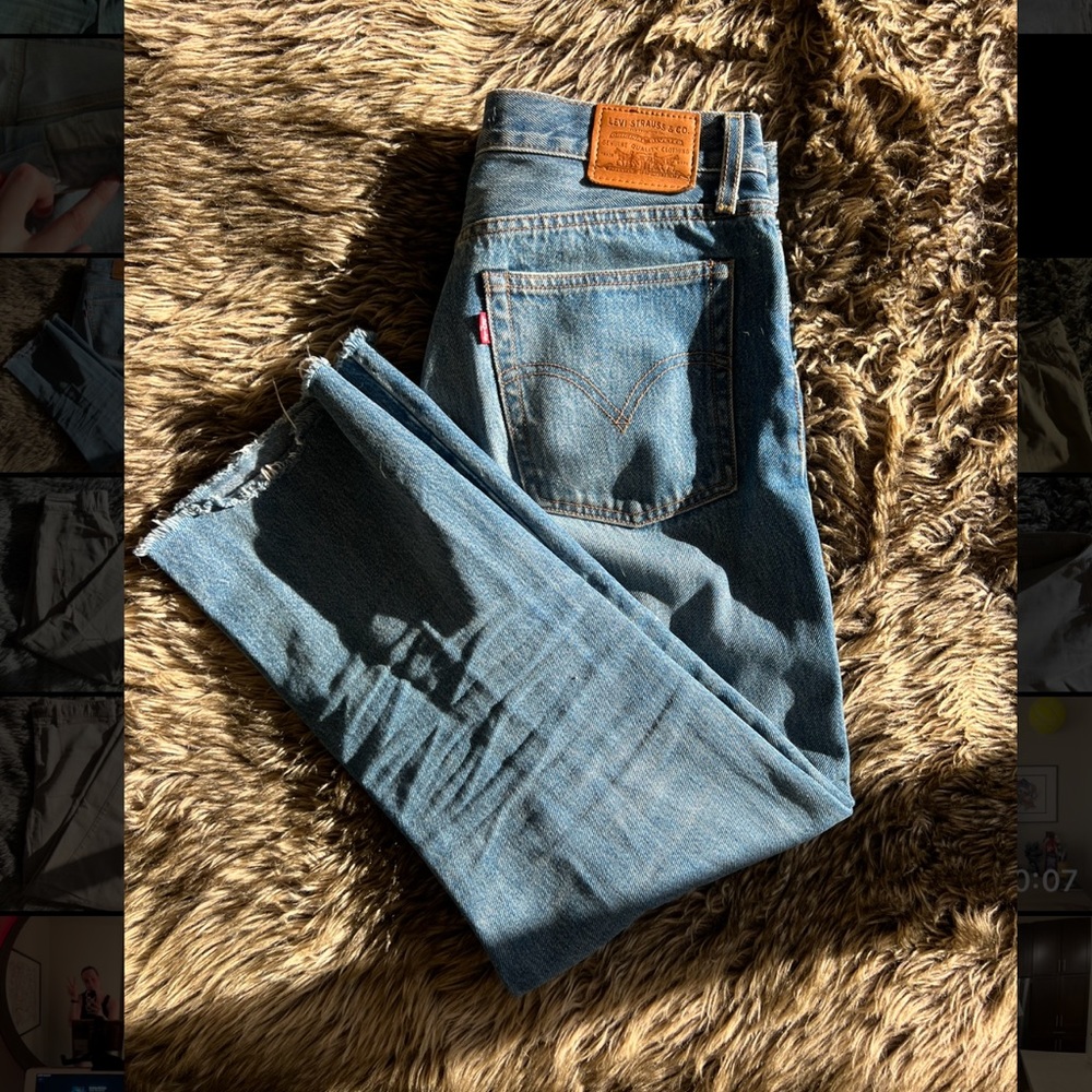 Levis Wedgie Pant with frayed bottom